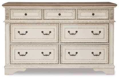 Realyn Queen Panel Bed, Dresser, Chest and 2 Nightstands