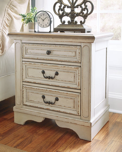 Realyn King Panel Bed, Dresser, Mirror, Chest, Vanity and Nightstand