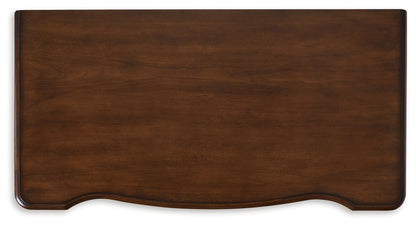 Lavinton Queen Poster Bed, Dresser, Mirror, Chest and 2 Nightstands