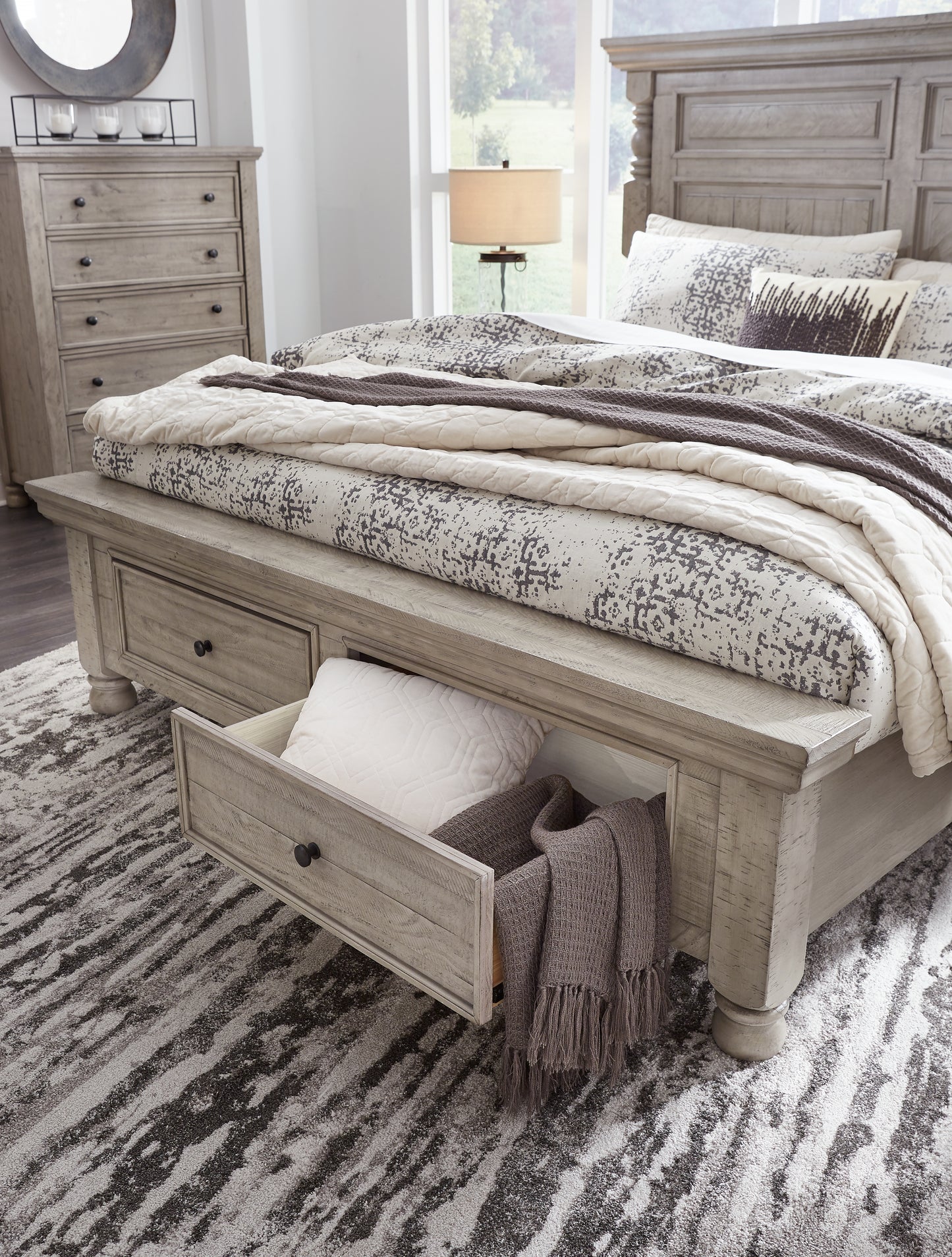 Harrastone King Panel Bed