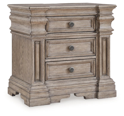 Blairhurst Queen Panel Bed, Dresser, Mirror and 2 Nightstands