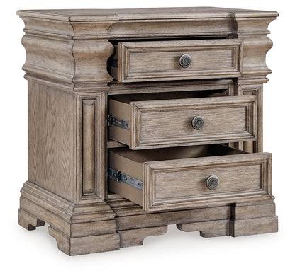 Blairhurst Queen Panel Bed, Dresser, Mirror and 2 Nightstands