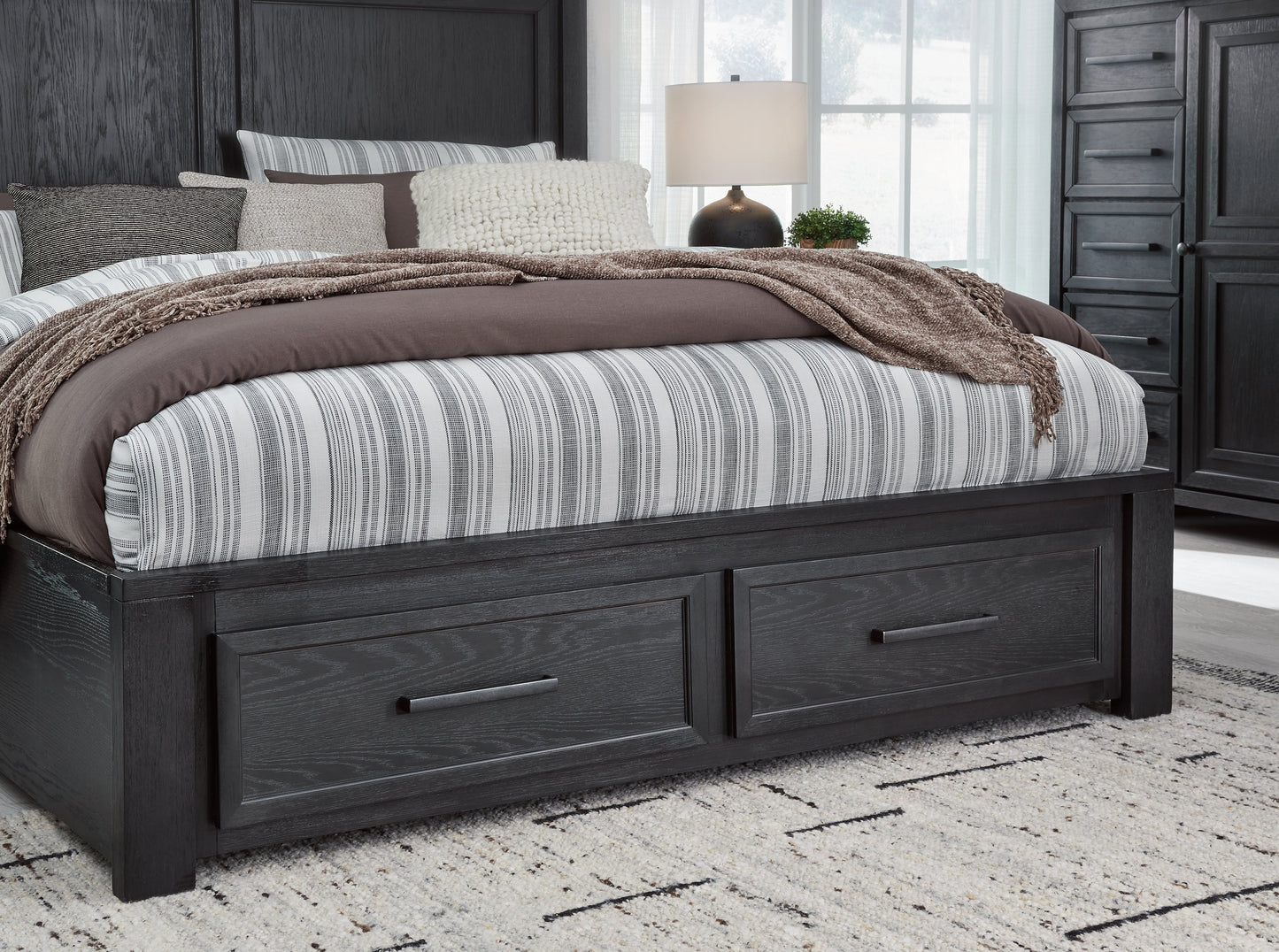 Foyland California King Panel Storage Bed