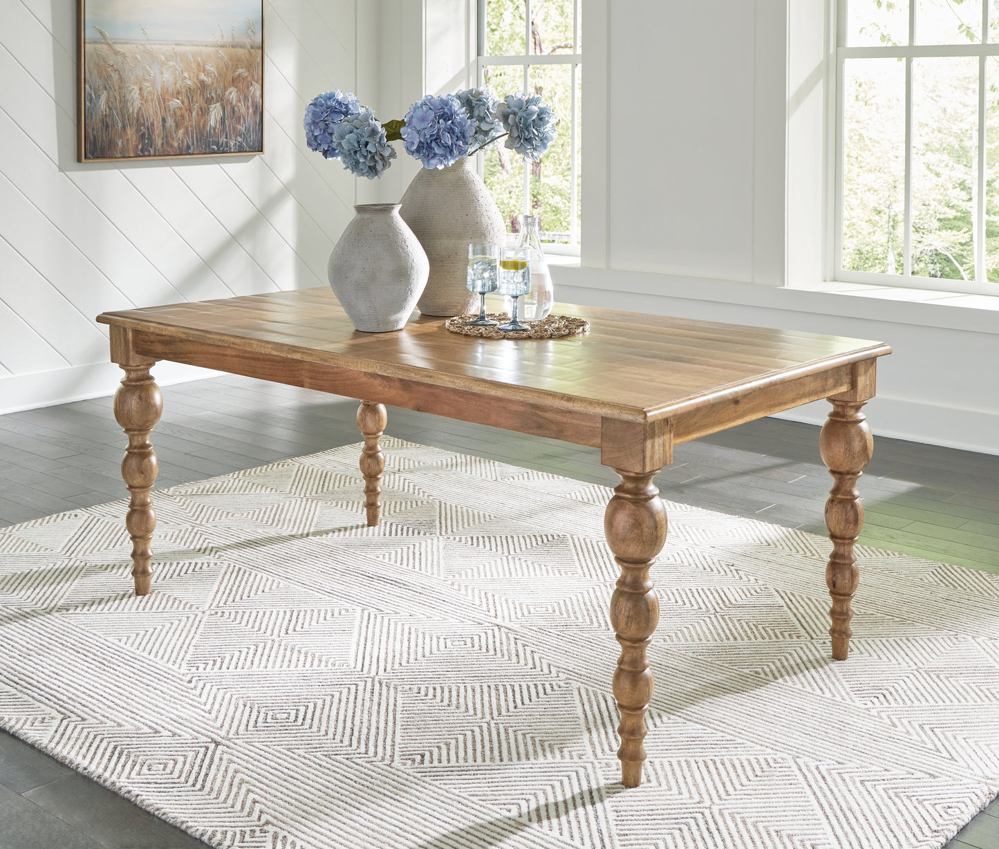 Rybergston Dining Table