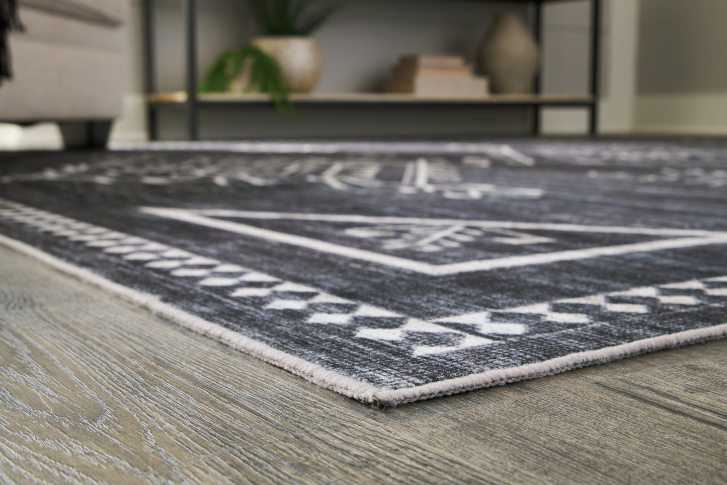 Arloman 5' x 7' Washable Rug