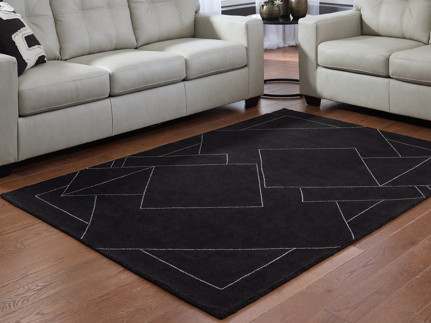 Marav 5' x 7' Area Rug