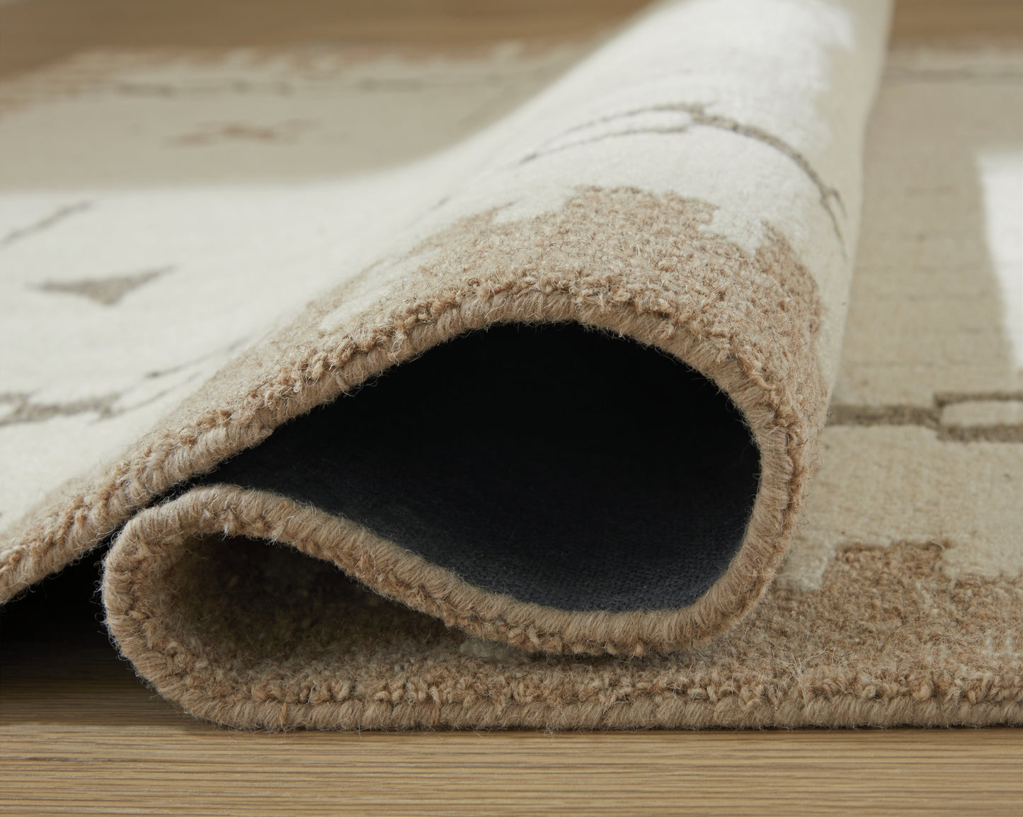 Dot 5' x 7' Area Rug